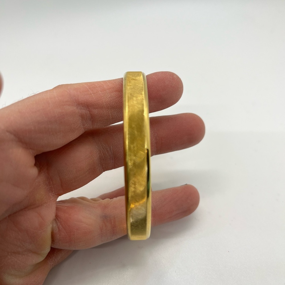 Elegant Gold Bangle Bracelet
